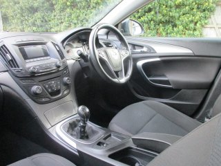/photos/8684/9821758f-06bc-9321-a4e7-5dcb32e8c5a2_i320x240.jpg