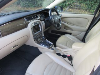 /photos/8684/ba5f5e8f-416d-f172-cf3a-40fe37f6157f_i320x240.jpg